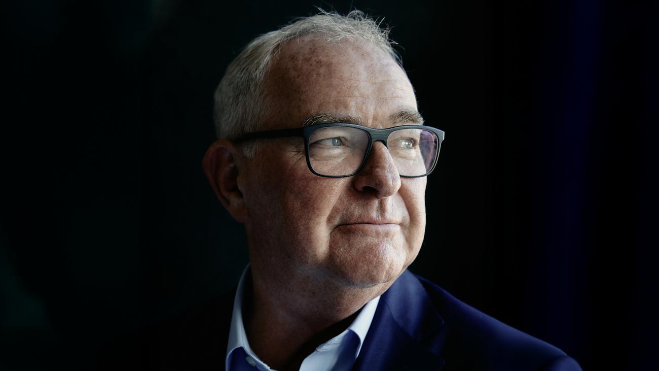 Christoph Mäder: "Wer glaubt, wir könnten uns mit Hellebarden verteidigen, irrt"